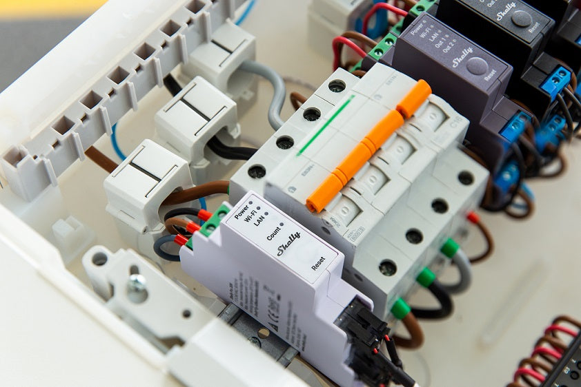 Shelly Pro 3EM - Relais - LAN & WLAN Stromzähler - 3x 120A - Inkl. 3 Klemmen - Messfunktion
